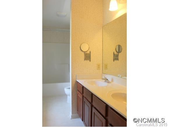223 General Griffith Circle - Photo 17