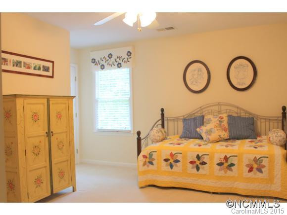 223 General Griffith Circle - Photo 18