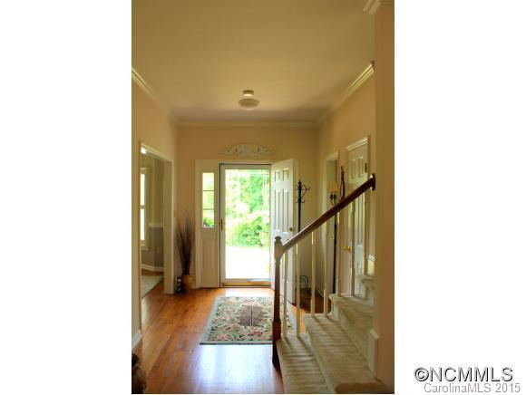 223 General Griffith Circle - Photo 3