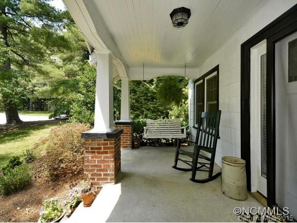 1047 Hebron Road - Photo 2
