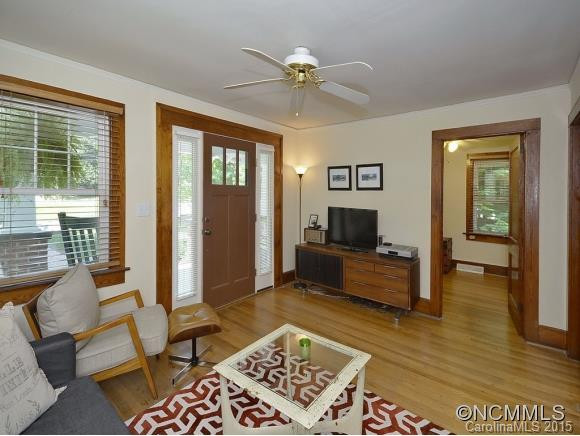 1047 Hebron Road - Photo 3