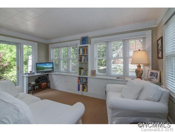 16 Colonial Place - Photo 8