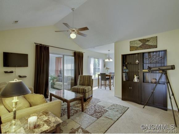 484 N. WOODFIELD COURT - Photo 3