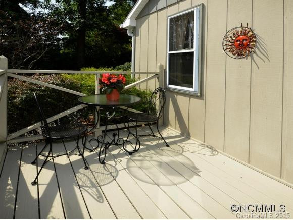 7 Ridgeway Drive - Photo 4