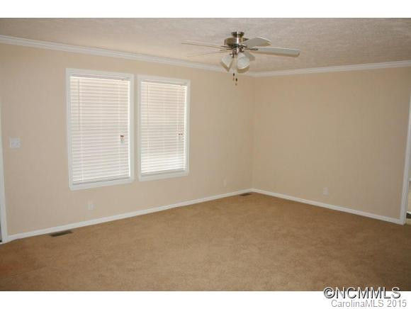 110 VIVIAN WAY - Photo 2