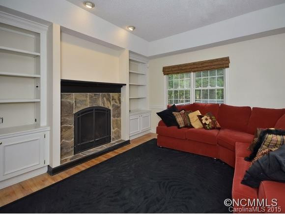 26 LAURELWOOD DRIVE - Photo 3