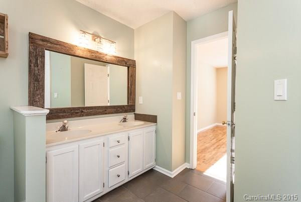 4 North Leslie Lane - Photo 16