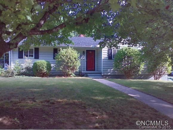 8 Deanwood Circle