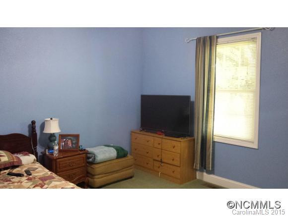 215 View Street - Photo 11