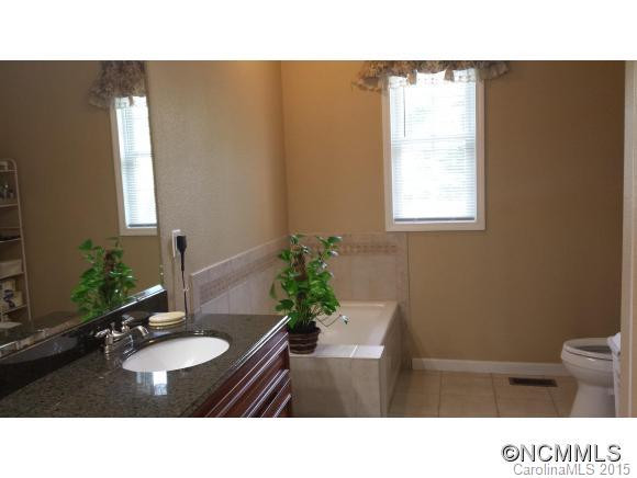 215 View Street - Photo 12