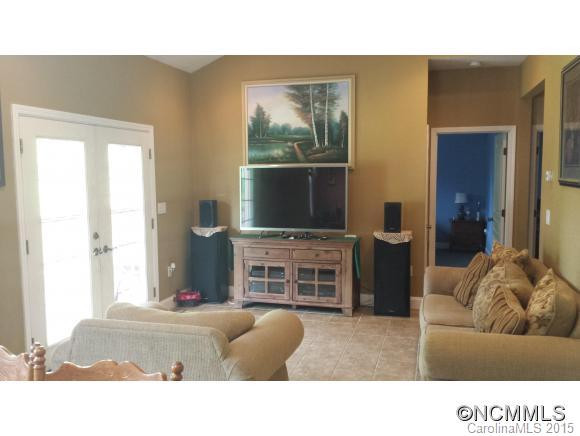 215 View Street - Photo 8