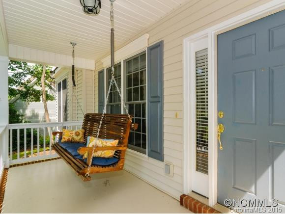 1047 Columbine Road - Photo 2