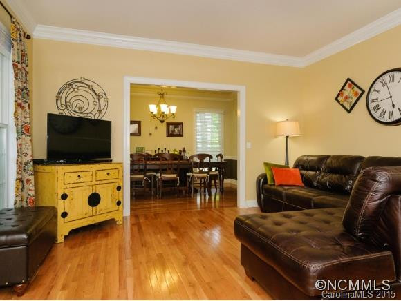 1047 Columbine Road - Photo 5