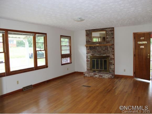 38 HARTSHORN DRIVE - Photo 2