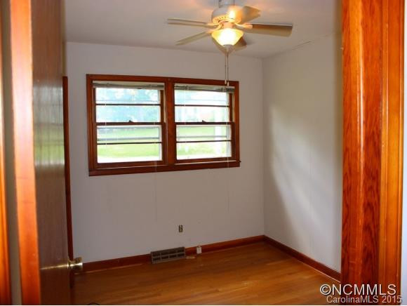 38 HARTSHORN DRIVE - Photo 4