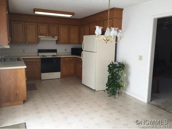40 Westside Drive - Photo 2