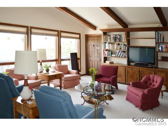 331 Orchard Circle - Photo 3