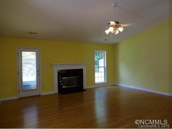 432 GLENSPRINGS DRIVE - Photo 2