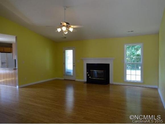 432 GLENSPRINGS DRIVE - Photo 3