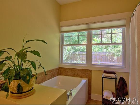 126 ESTELLE PARK DRIVE - Photo 9