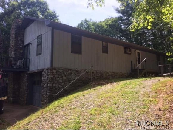 8 Lamplighter Lane