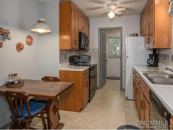 332 EMMAS GROVE RD - Photo 5
