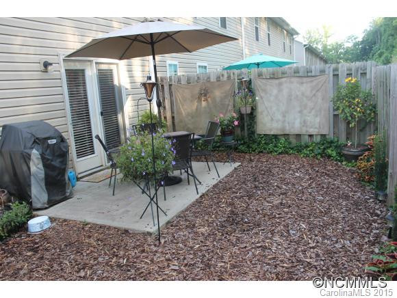 196 FARINGTON CIRCLE - Photo 15