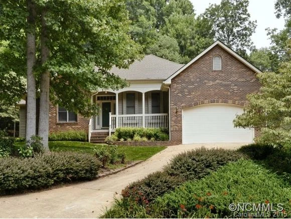 6 OAK HOLLOW DRIVE