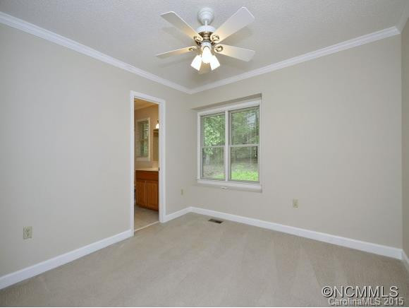6 OAK HOLLOW DRIVE - Photo 9