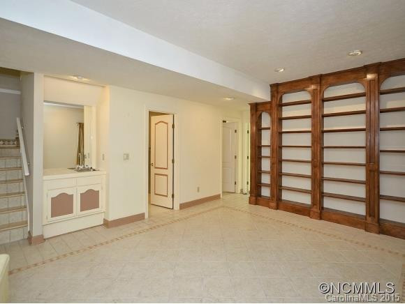 120 GREENLEAF DRIVE - Photo 17