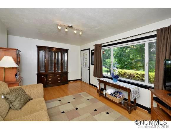 19 Sunset Drive - Photo 2