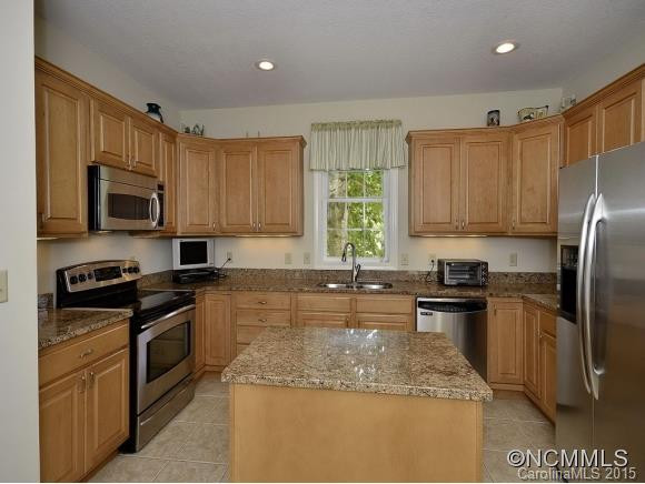 17 GREEN MEADOW COURT - Photo 4