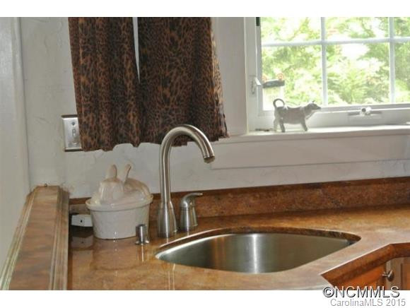 121 Carolina Avenue - Photo 9
