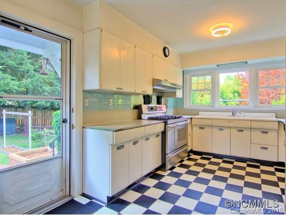 1126 Highland Avenue - Photo 5