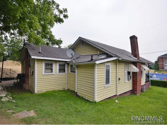 615 NORTH OAK - Photo 2