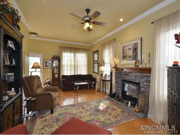 1 LAURELWOOD DRIVE - Photo 4