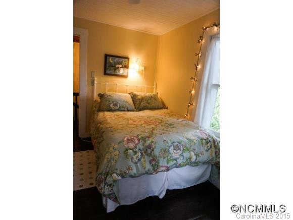 560 West Probart Street - Photo 18