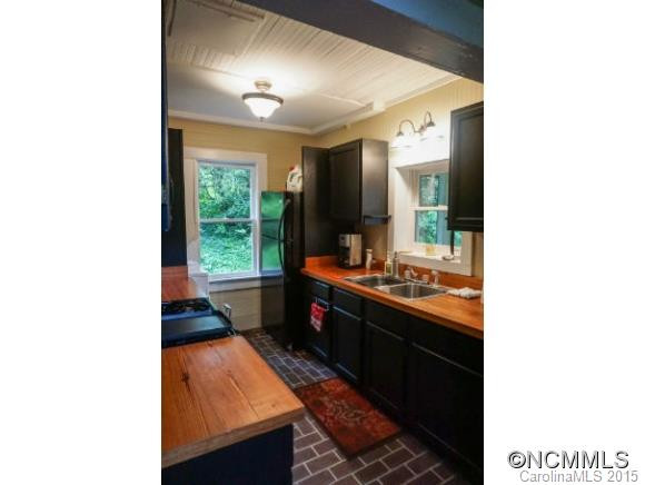 560 West Probart Street - Photo 8