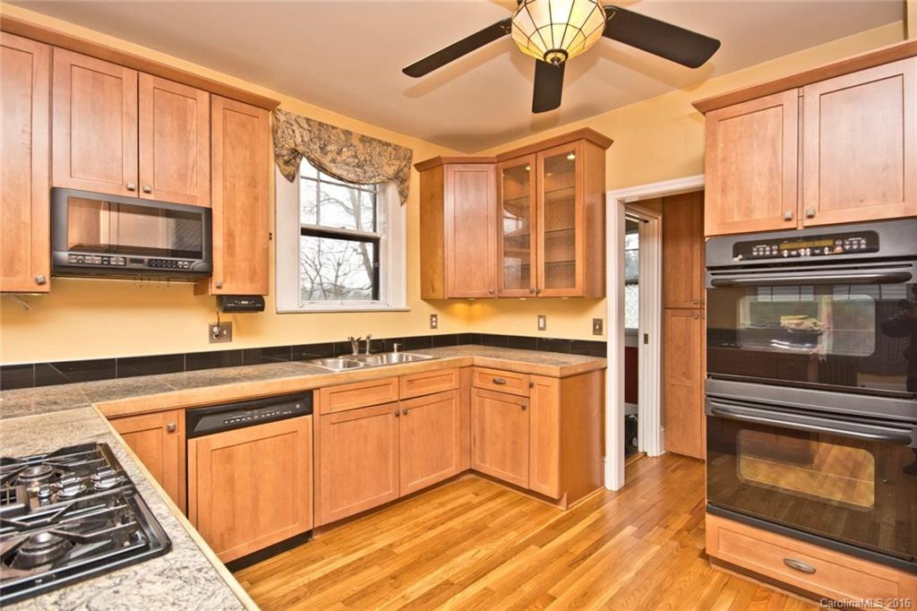 99 Buchanan Ave - Photo 3