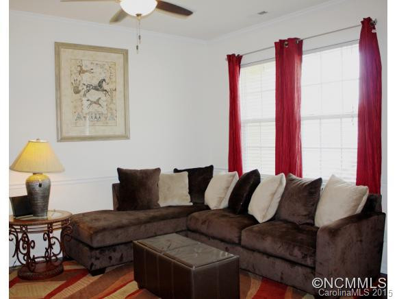 277 Roanoke Road - Photo 3