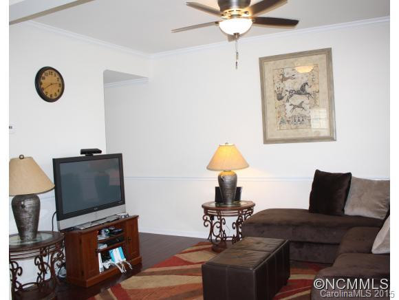 277 Roanoke Road - Photo 4