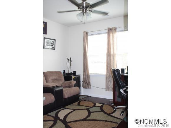 277 Roanoke Road - Photo 9