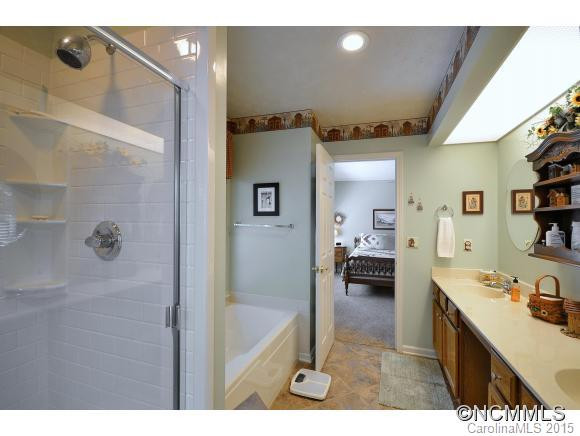 25 FOXMOOR COURT - Photo 11