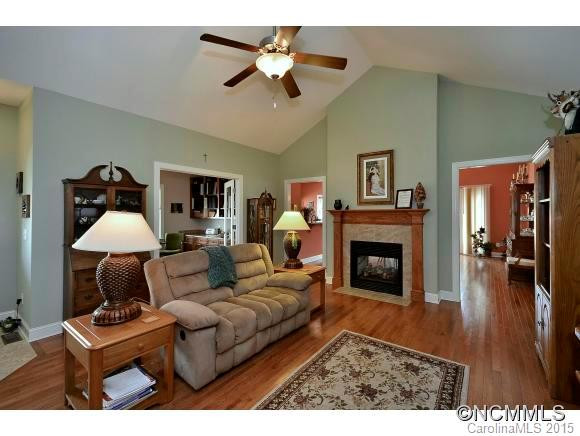 98 WHITE FOX DRIVE - Photo 4