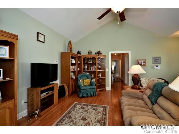 98 WHITE FOX DRIVE - Photo 5