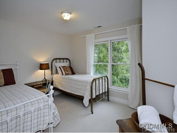 128 HAWK RIDGE - Photo 18
