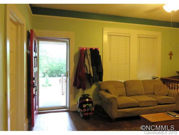 211 RAILROAD Street - Photo 5