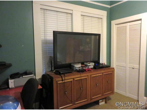 211 RAILROAD Street - Photo 8