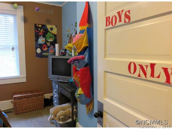 211 RAILROAD Street - Photo 10