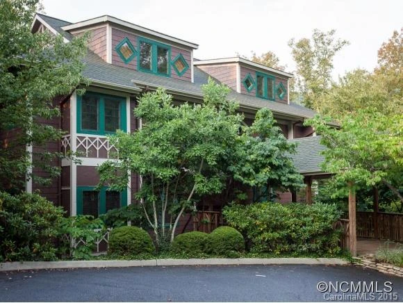 61 Creekside Way, G-201
